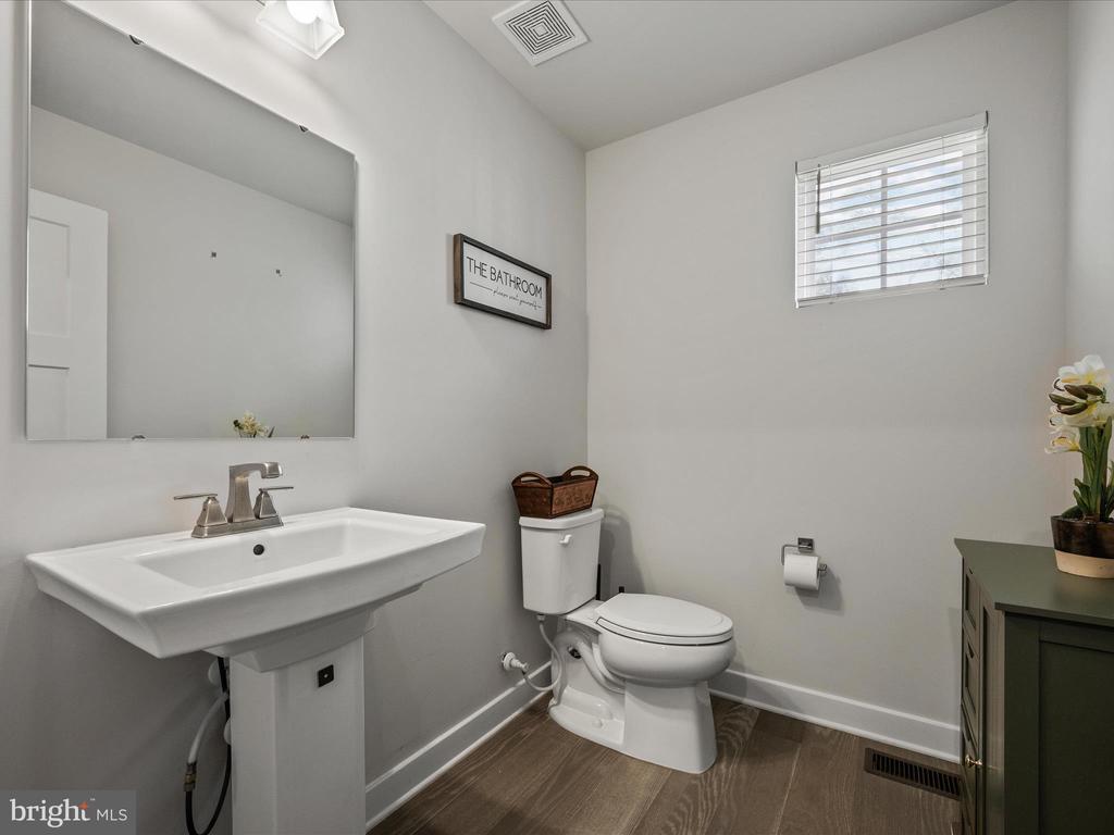 11710 SOUTHVIEW CT, SPOTSYLVANIA, Virginia 22551, 5 Bedrooms Bedrooms, ,3 BathroomsBathrooms,Residential,11710 SOUTHVIEW CT,VASP2041412 MLS # VASP2041412