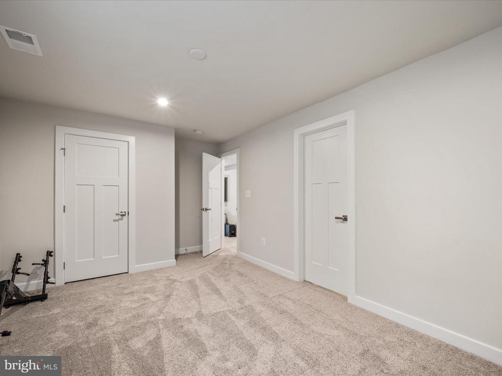11710 SOUTHVIEW CT, SPOTSYLVANIA, Virginia 22551, 5 Bedrooms Bedrooms, ,3 BathroomsBathrooms,Residential,11710 SOUTHVIEW CT,VASP2041412 MLS # VASP2041412