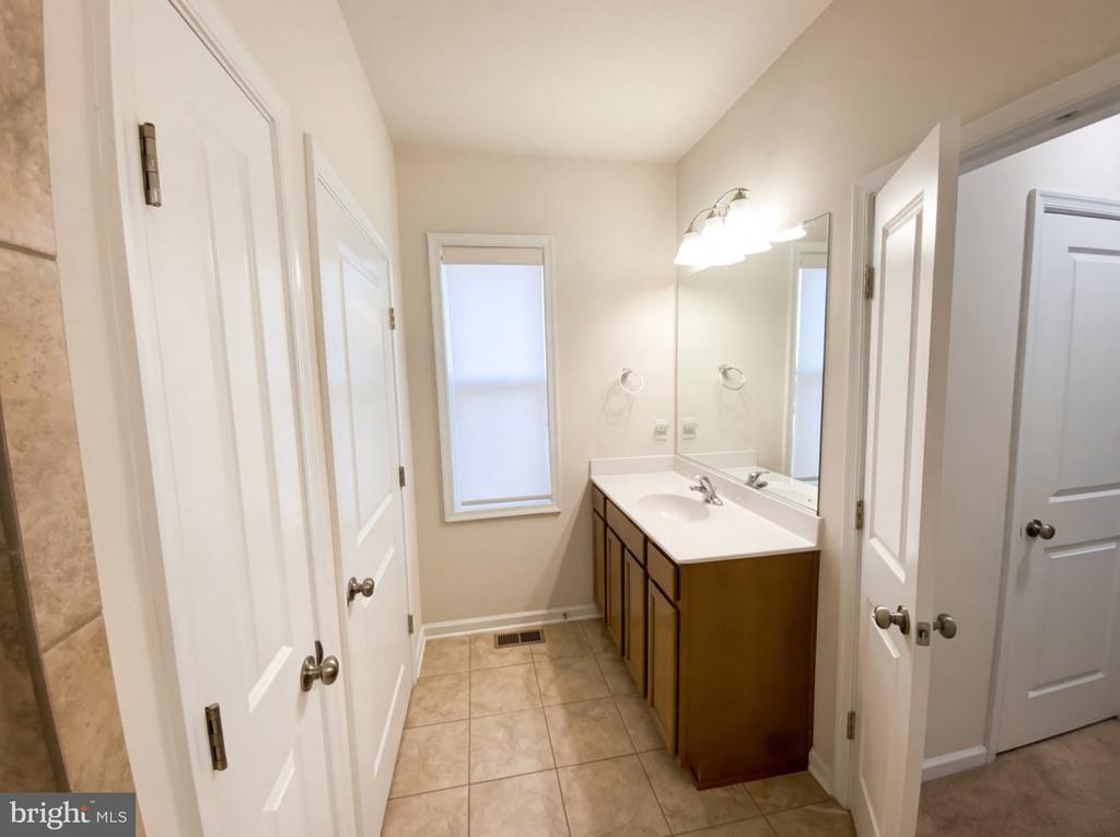 11708 ROBINS WOOD, SPOTSYLVANIA, Virginia 22551, 5 Bedrooms Bedrooms, ,4 BathroomsBathrooms,Residential,11708 ROBINS WOOD,VASP2041420 MLS # VASP2041420