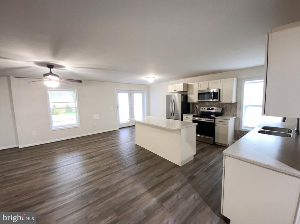 11708 ROBINS WOOD, SPOTSYLVANIA, Virginia 22551, 5 Bedrooms Bedrooms, ,4 BathroomsBathrooms,Residential,11708 ROBINS WOOD,VASP2041420 MLS # VASP2041420
