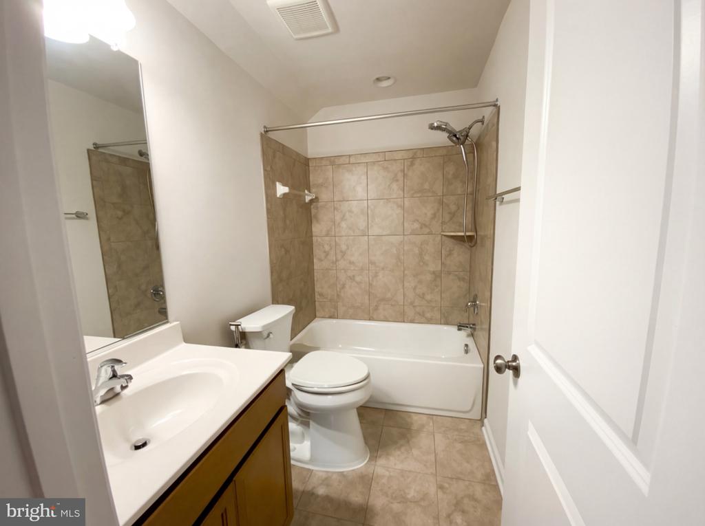 11708 ROBINS WOOD, SPOTSYLVANIA, Virginia 22551, 5 Bedrooms Bedrooms, ,4 BathroomsBathrooms,Residential,11708 ROBINS WOOD,VASP2041420 MLS # VASP2041420