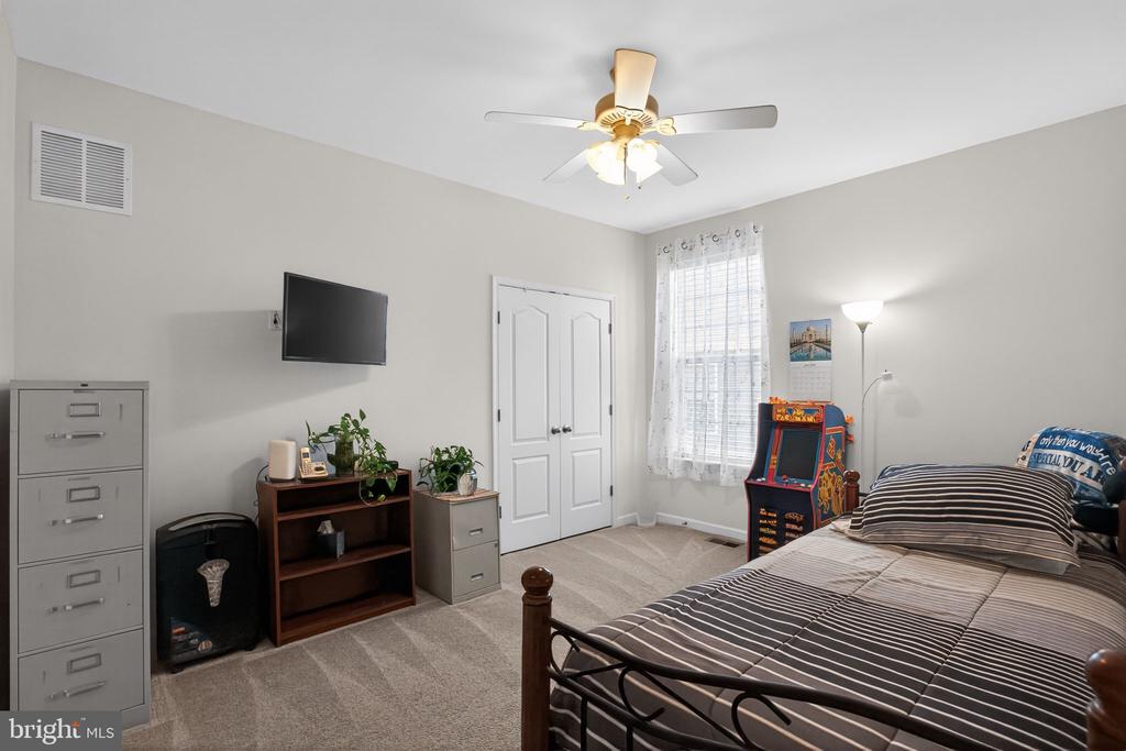1709 HUDGINS FARM CIR, FREDERICKSBURG, Virginia 22408, 4 Bedrooms Bedrooms, ,3 BathroomsBathrooms,Residential,1709 HUDGINS FARM CIR,VASP2041344 MLS # VASP2041344