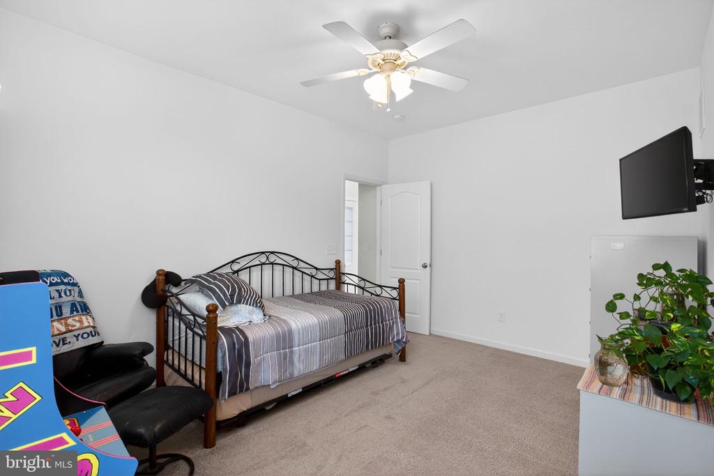 1709 HUDGINS FARM CIR, FREDERICKSBURG, Virginia 22408, 4 Bedrooms Bedrooms, ,3 BathroomsBathrooms,Residential,1709 HUDGINS FARM CIR,VASP2041344 MLS # VASP2041344