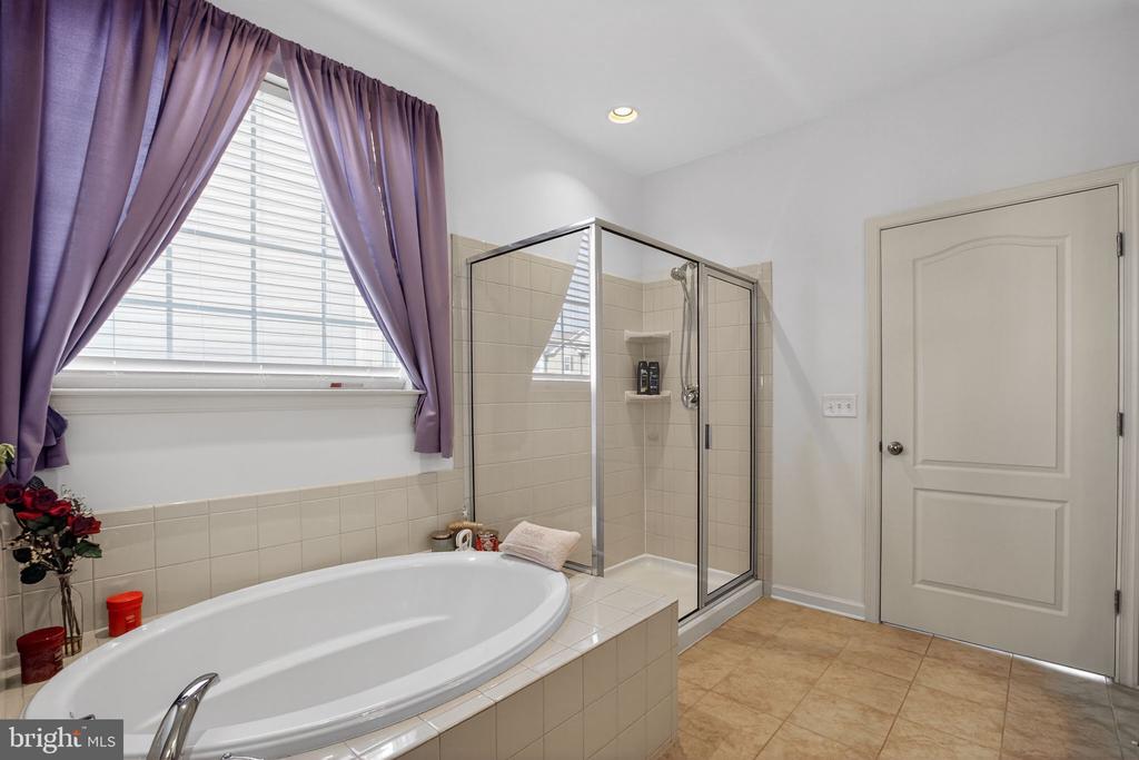 1709 HUDGINS FARM CIR, FREDERICKSBURG, Virginia 22408, 4 Bedrooms Bedrooms, ,3 BathroomsBathrooms,Residential,1709 HUDGINS FARM CIR,VASP2041344 MLS # VASP2041344