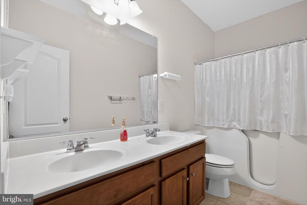 1709 HUDGINS FARM CIR, FREDERICKSBURG, Virginia 22408, 4 Bedrooms Bedrooms, ,3 BathroomsBathrooms,Residential,1709 HUDGINS FARM CIR,VASP2041344 MLS # VASP2041344