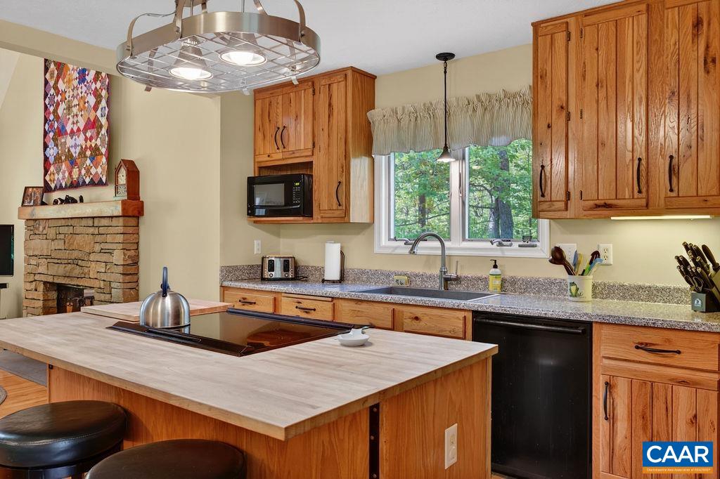 93 HONEY LOCUST LN, NELLYSFORD, Virginia 22958, 3 Bedrooms Bedrooms, ,3 BathroomsBathrooms,Residential,93 HONEY LOCUST LN,676399 MLS # 676399