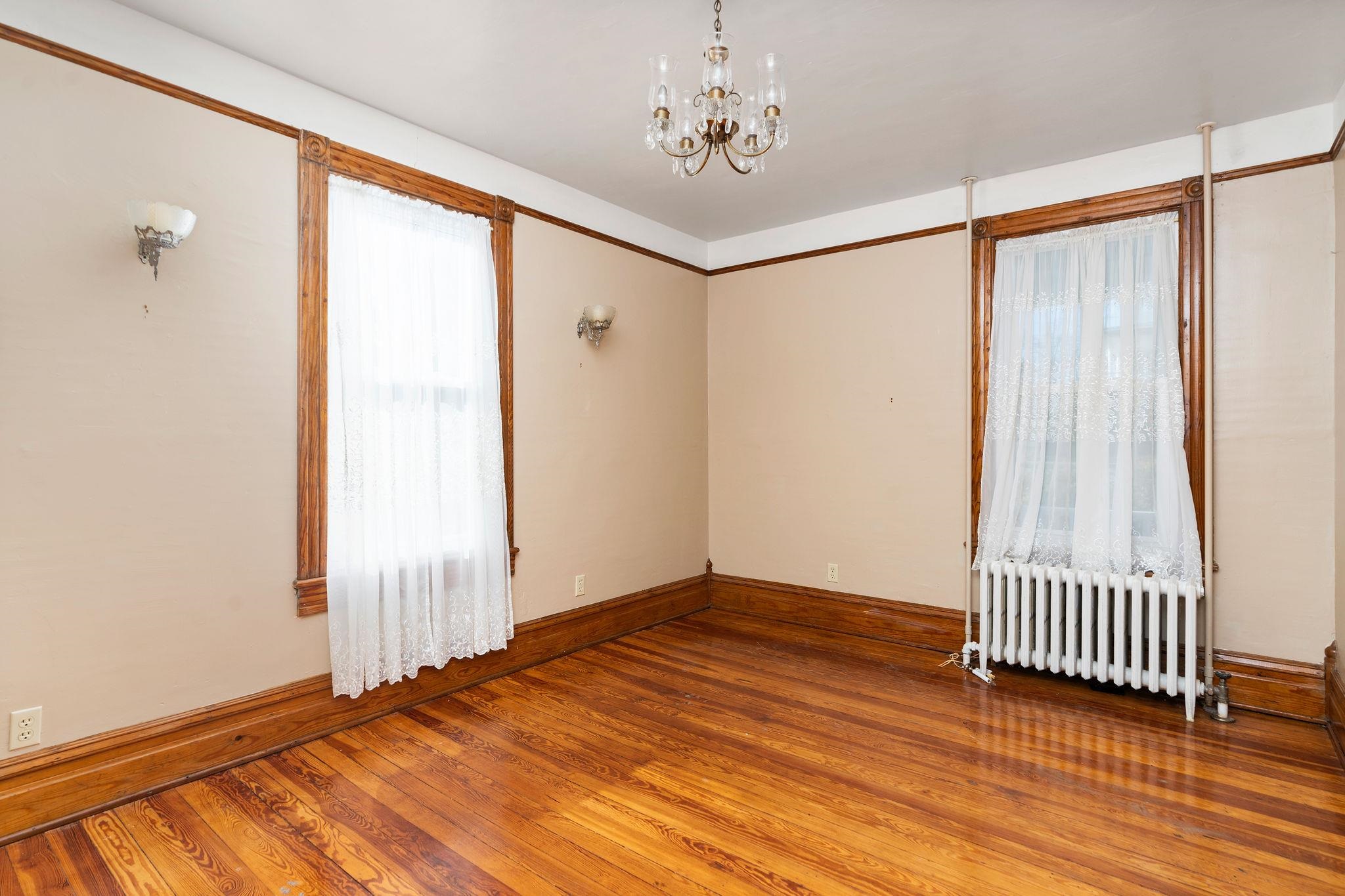 476 WALNUT AVE, WAYNESBORO, Virginia 22980, 4 Bedrooms Bedrooms, ,2 BathroomsBathrooms,Residential,476 WALNUT AVE,676419 MLS # 676419