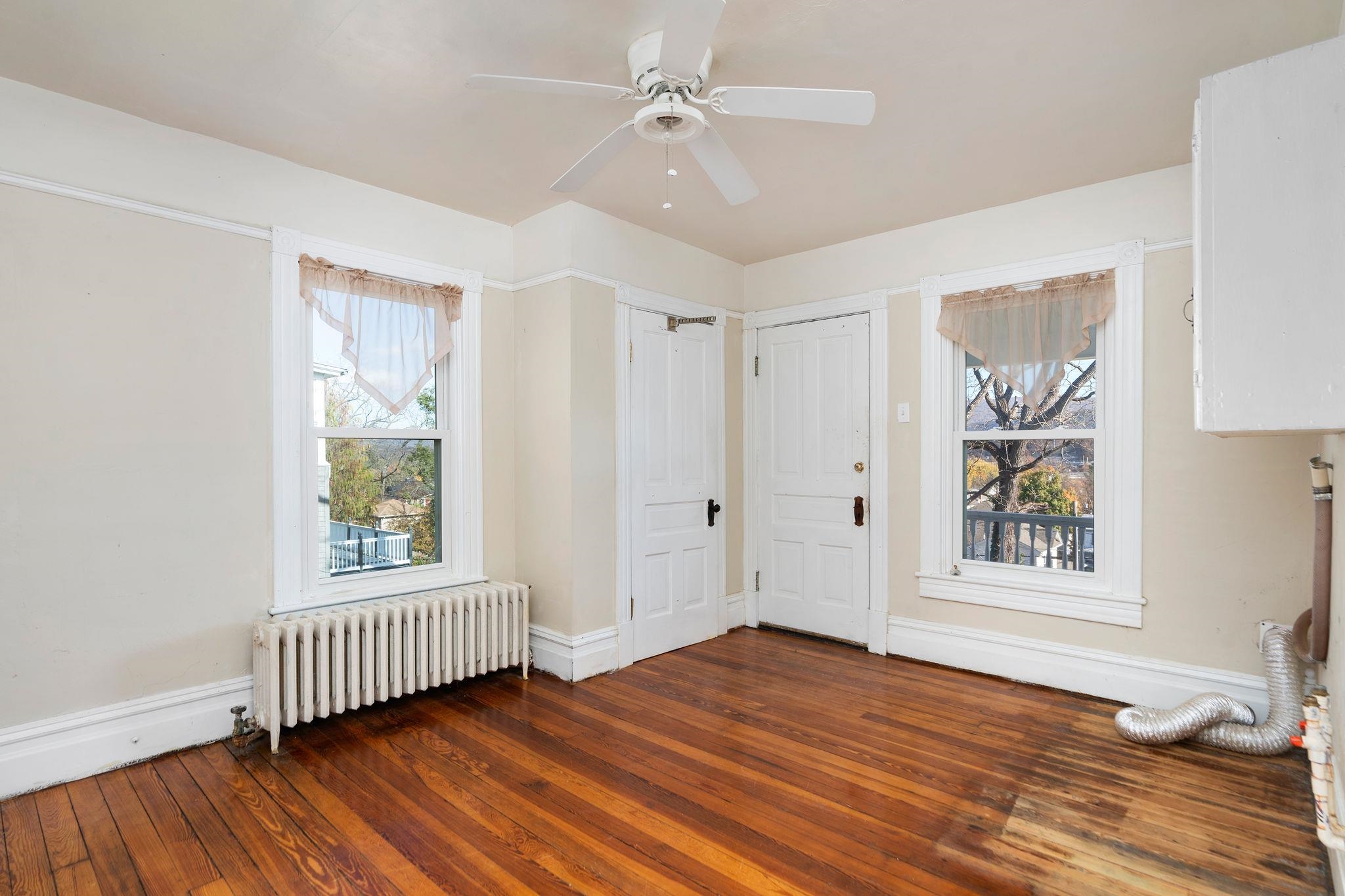 476 WALNUT AVE, WAYNESBORO, Virginia 22980, 4 Bedrooms Bedrooms, ,2 BathroomsBathrooms,Residential,476 WALNUT AVE,676419 MLS # 676419