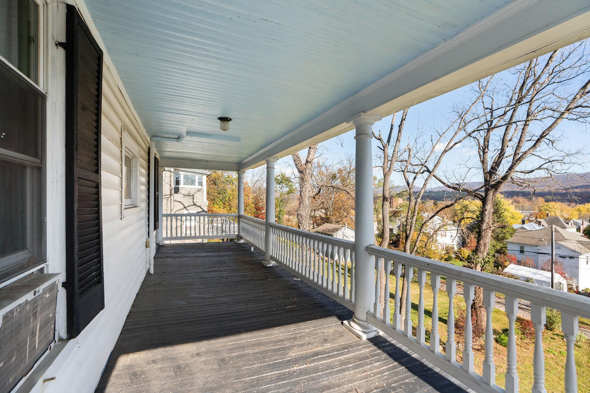 476 WALNUT AVE, WAYNESBORO, Virginia 22980, 4 Bedrooms Bedrooms, ,2 BathroomsBathrooms,Residential,476 WALNUT AVE,676419 MLS # 676419
