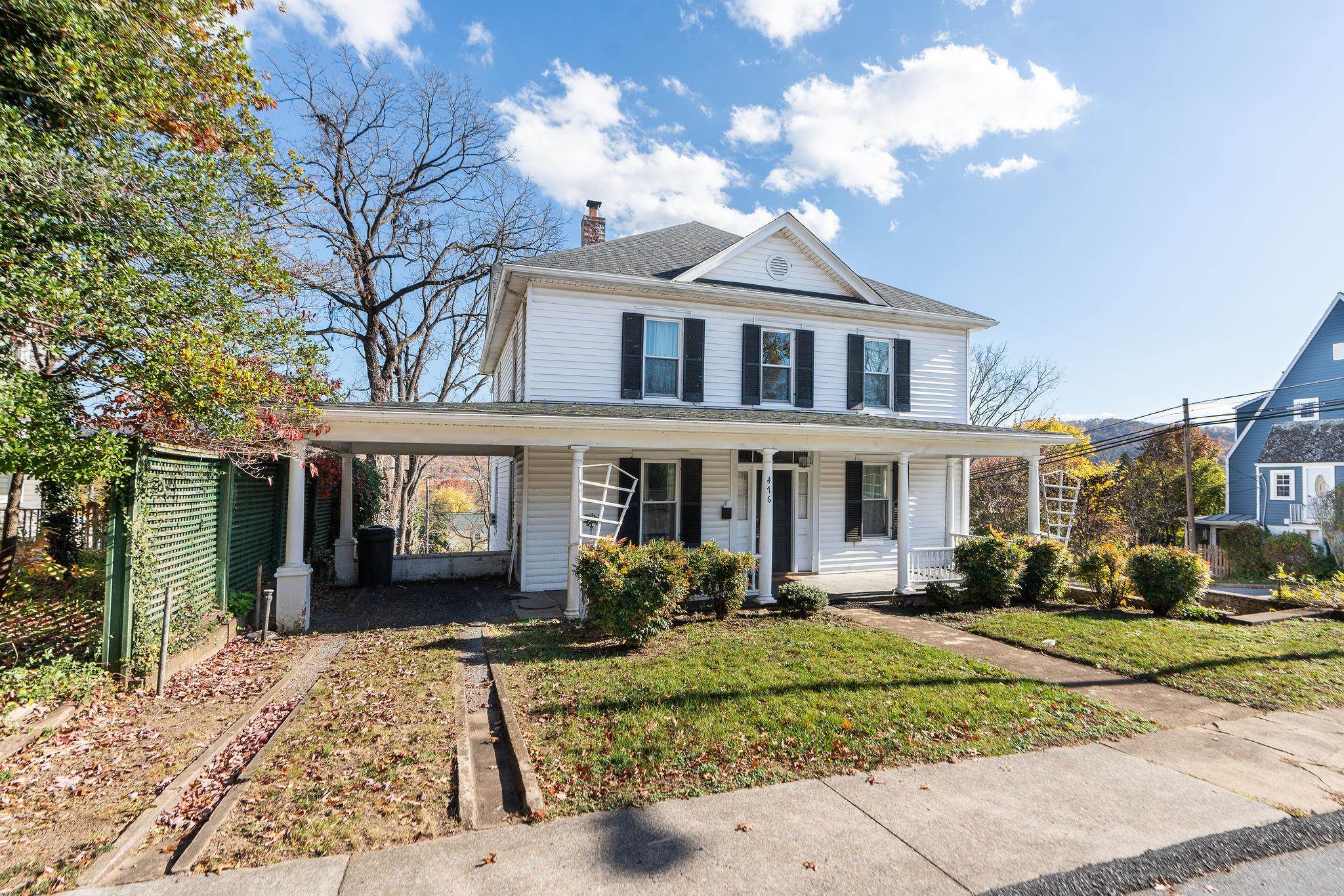 476 WALNUT AVE, WAYNESBORO, Virginia 22980, 4 Bedrooms Bedrooms, ,2 BathroomsBathrooms,Residential,476 WALNUT AVE,676419 MLS # 676419