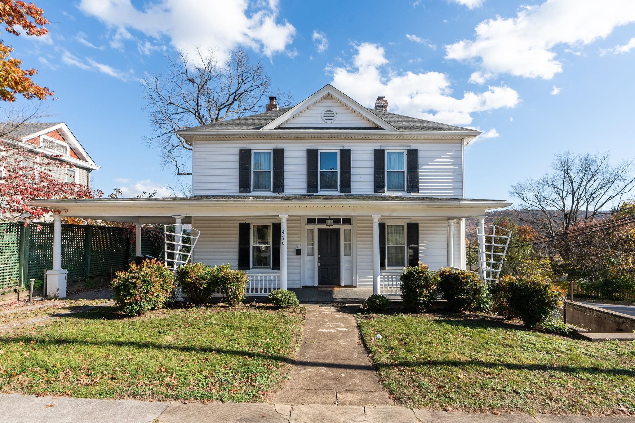 476 WALNUT AVE, WAYNESBORO, Virginia 22980, 4 Bedrooms Bedrooms, ,2 BathroomsBathrooms,Residential,476 WALNUT AVE,676419 MLS # 676419