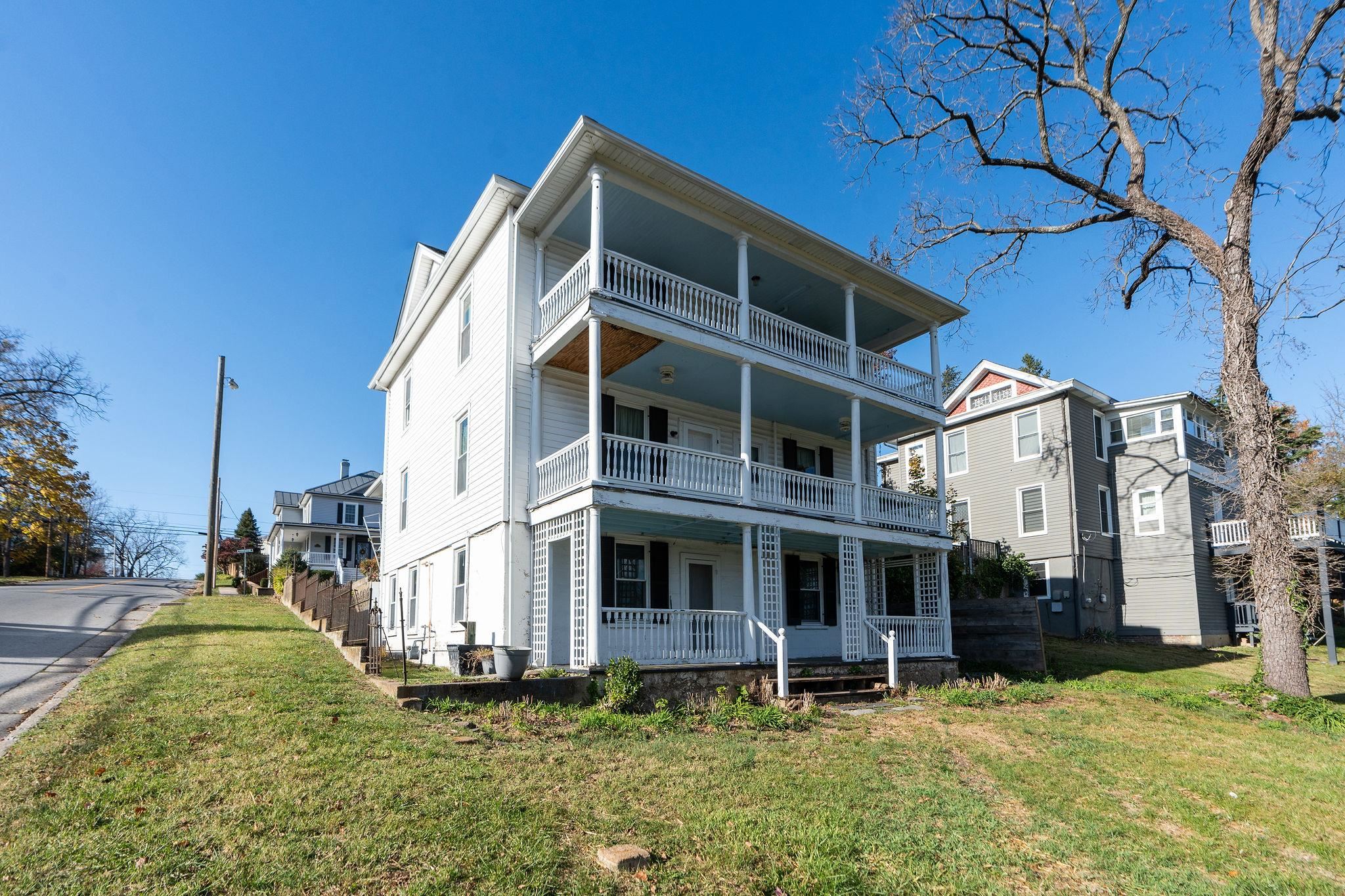 476 WALNUT AVE, WAYNESBORO, Virginia 22980, 4 Bedrooms Bedrooms, ,2 BathroomsBathrooms,Residential,476 WALNUT AVE,676419 MLS # 676419