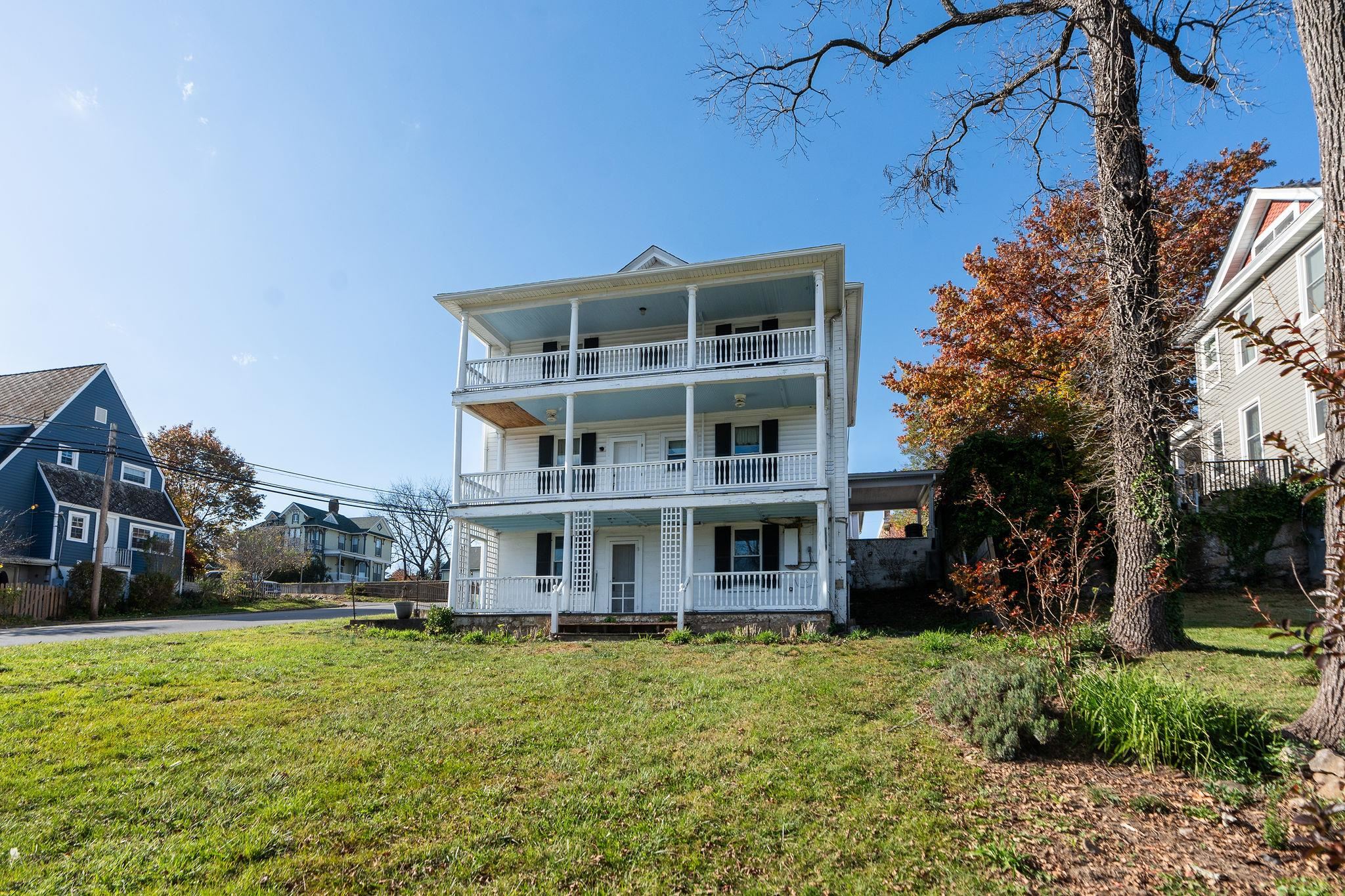 476 WALNUT AVE, WAYNESBORO, Virginia 22980, 4 Bedrooms Bedrooms, ,2 BathroomsBathrooms,Residential,476 WALNUT AVE,676419 MLS # 676419