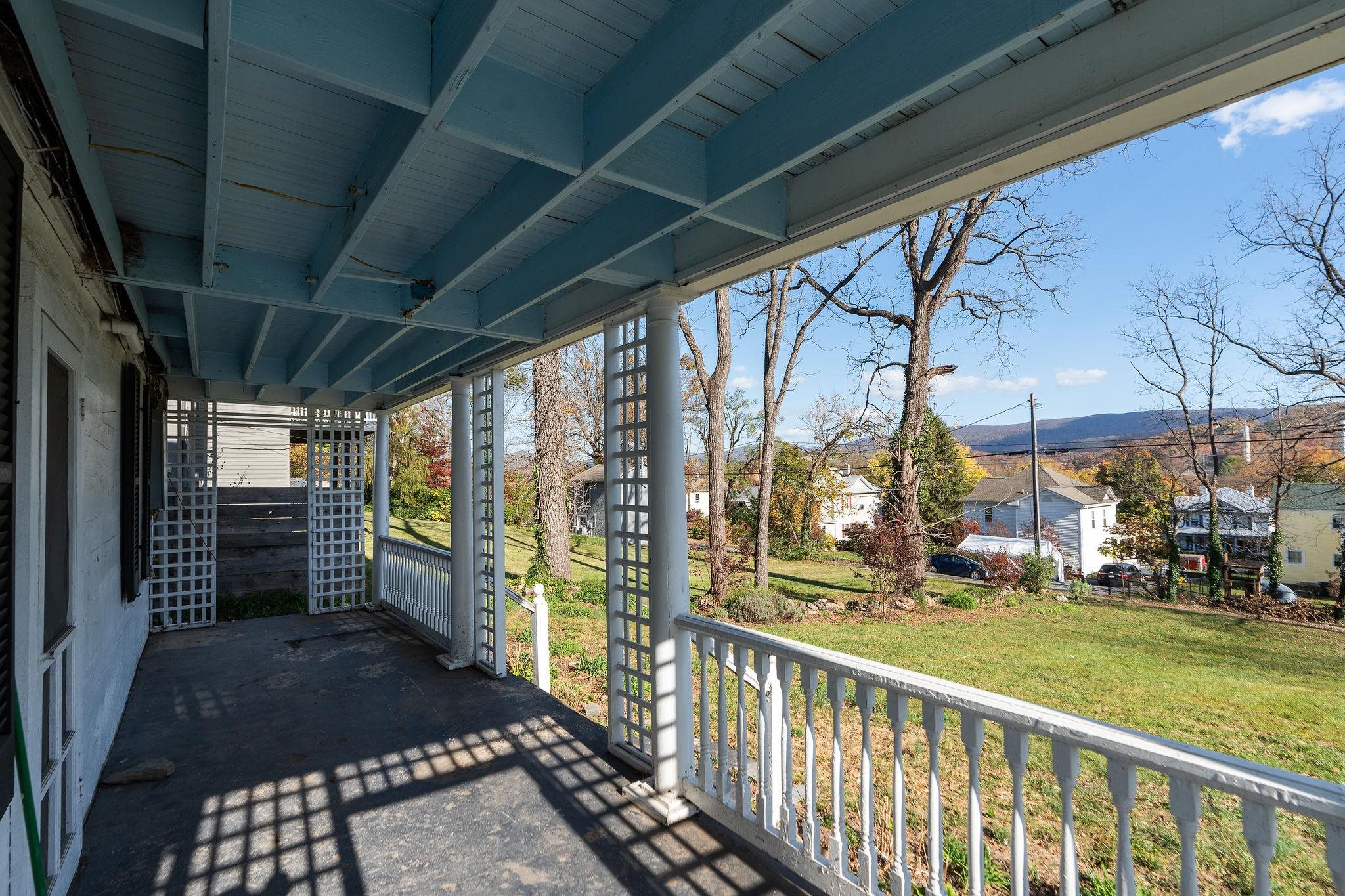 476 WALNUT AVE, WAYNESBORO, Virginia 22980, 4 Bedrooms Bedrooms, ,2 BathroomsBathrooms,Residential,476 WALNUT AVE,676419 MLS # 676419