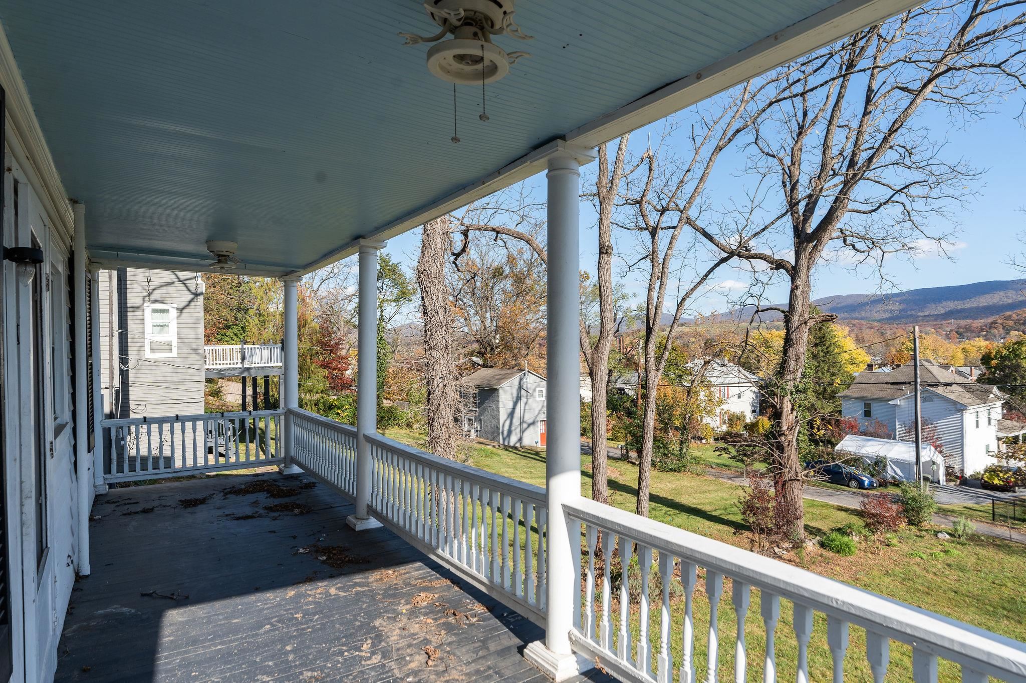 476 WALNUT AVE, WAYNESBORO, Virginia 22980, 4 Bedrooms Bedrooms, ,2 BathroomsBathrooms,Residential,476 WALNUT AVE,676419 MLS # 676419