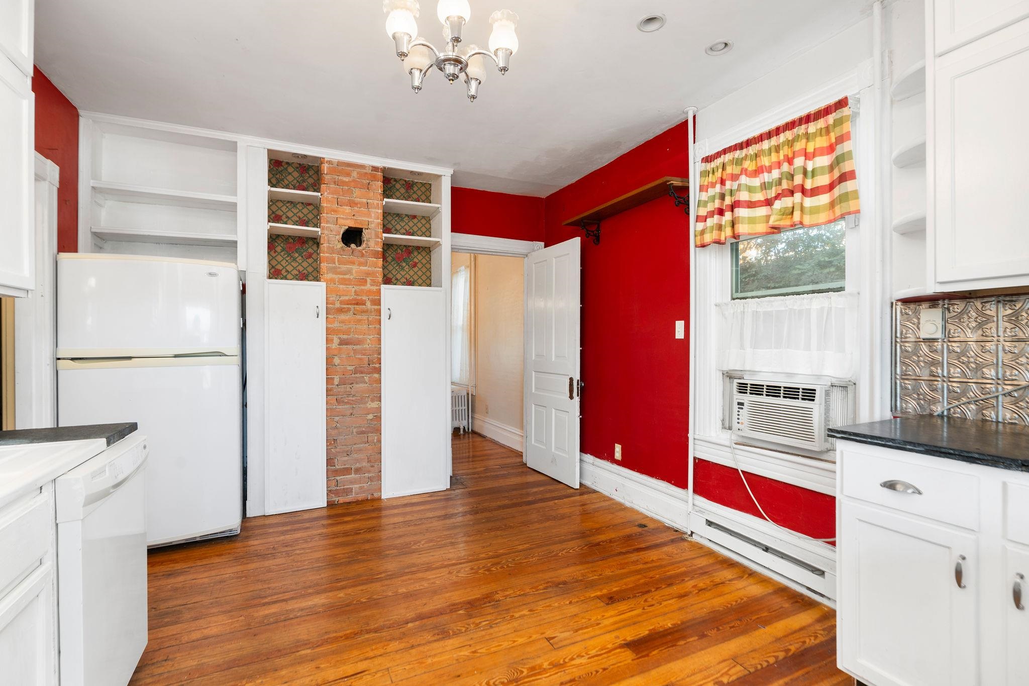 476 WALNUT AVE, WAYNESBORO, Virginia 22980, 4 Bedrooms Bedrooms, ,2 BathroomsBathrooms,Residential,476 WALNUT AVE,676419 MLS # 676419