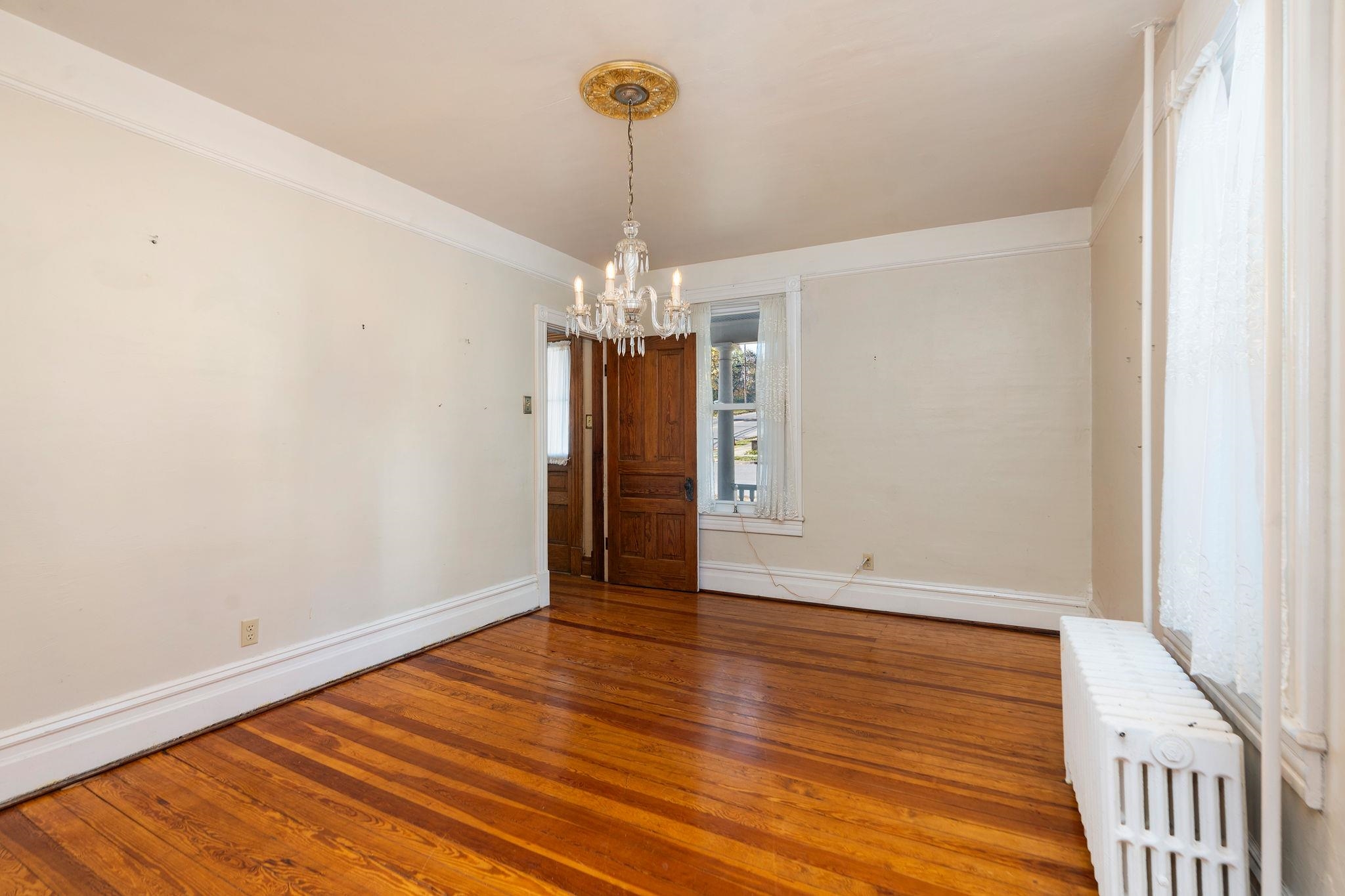 476 WALNUT AVE, WAYNESBORO, Virginia 22980, 4 Bedrooms Bedrooms, ,2 BathroomsBathrooms,Residential,476 WALNUT AVE,676419 MLS # 676419