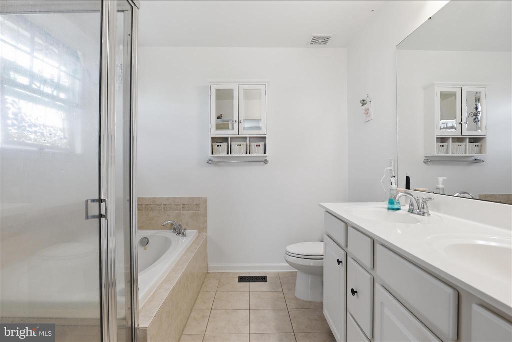 3969 LAKE ASHBY CT, WARRENTON, Virginia 20187, 4 Bedrooms Bedrooms, ,3 BathroomsBathrooms,Residential,3969 LAKE ASHBY CT,VAFQ2021184 MLS # VAFQ2021184