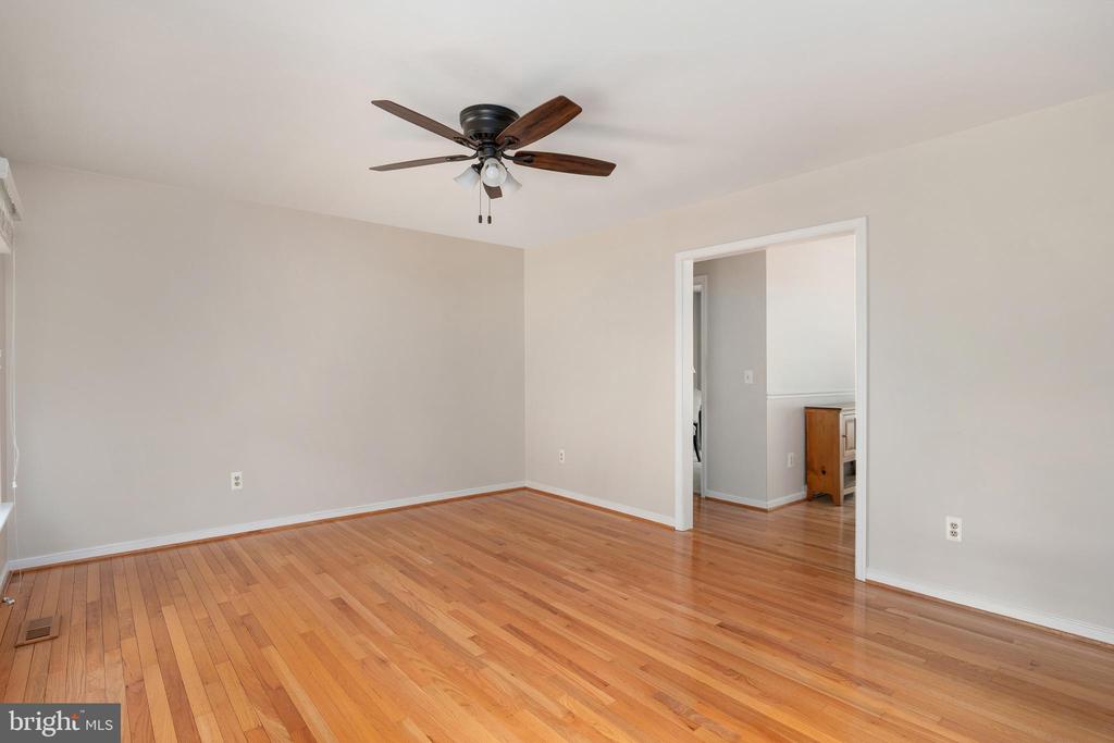 12446 BEAVER LODGE RD, STAFFORD, Virginia 22556, 4 Bedrooms Bedrooms, ,3 BathroomsBathrooms,Residential,12446 BEAVER LODGE RD,VAFQ2021556 MLS # VAFQ2021556