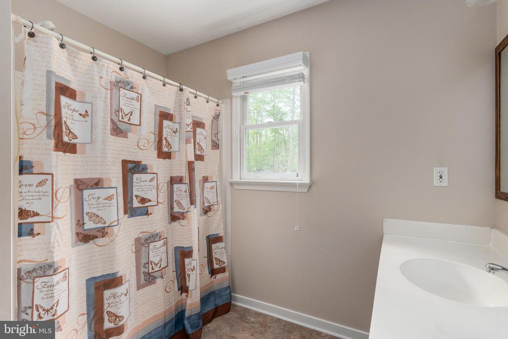 12446 BEAVER LODGE RD, STAFFORD, Virginia 22556, 4 Bedrooms Bedrooms, ,3 BathroomsBathrooms,Residential,12446 BEAVER LODGE RD,VAFQ2021556 MLS # VAFQ2021556