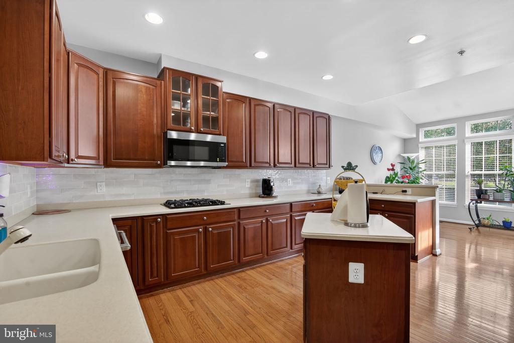 6715 HOLLY FARM LN, WARRENTON, Virginia 20187, 3 Bedrooms Bedrooms, ,3 BathroomsBathrooms,Residential,SUFFIELD MEADOWS CONDOMINIUM,6715 HOLLY FARM LN,VAFQ2021538 MLS # VAFQ2021538
