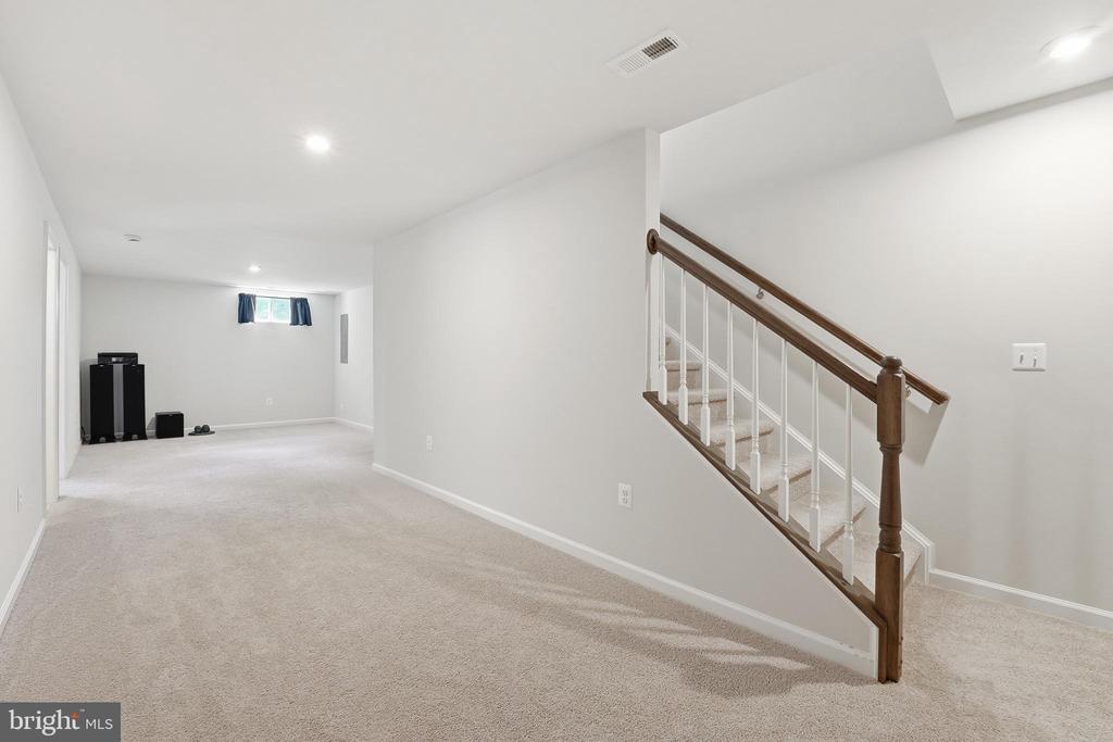 6520 WILD ORCHID CT, FREDERICKSBURG, Virginia 22407, 4 Bedrooms Bedrooms, ,3 BathroomsBathrooms,Residential,6520 WILD ORCHID CT,VASP2041024 MLS # VASP2041024