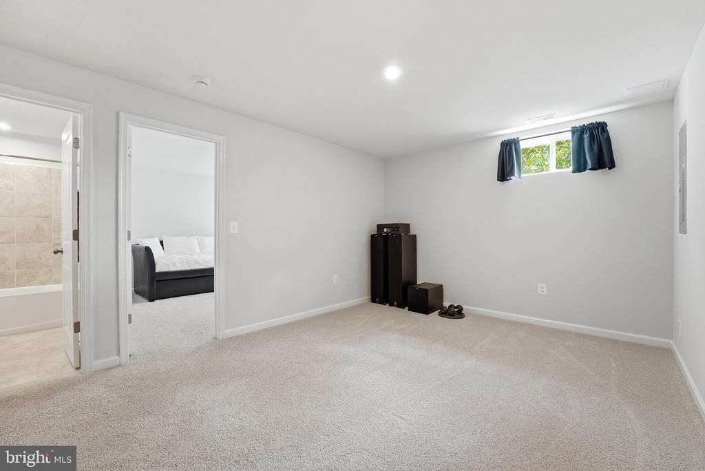 6520 WILD ORCHID CT, FREDERICKSBURG, Virginia 22407, 4 Bedrooms Bedrooms, ,3 BathroomsBathrooms,Residential,6520 WILD ORCHID CT,VASP2041024 MLS # VASP2041024
