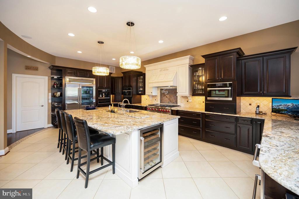 206 MADISON CIR, LOCUST GROVE, Virginia 22508, 6 Bedrooms Bedrooms, ,5 BathroomsBathrooms,Residential,206 MADISON CIR,VAOR2013758 MLS # VAOR2013758