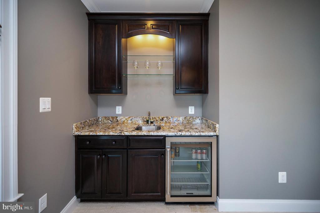 206 MADISON CIR, LOCUST GROVE, Virginia 22508, 6 Bedrooms Bedrooms, ,5 BathroomsBathrooms,Residential,206 MADISON CIR,VAOR2013758 MLS # VAOR2013758