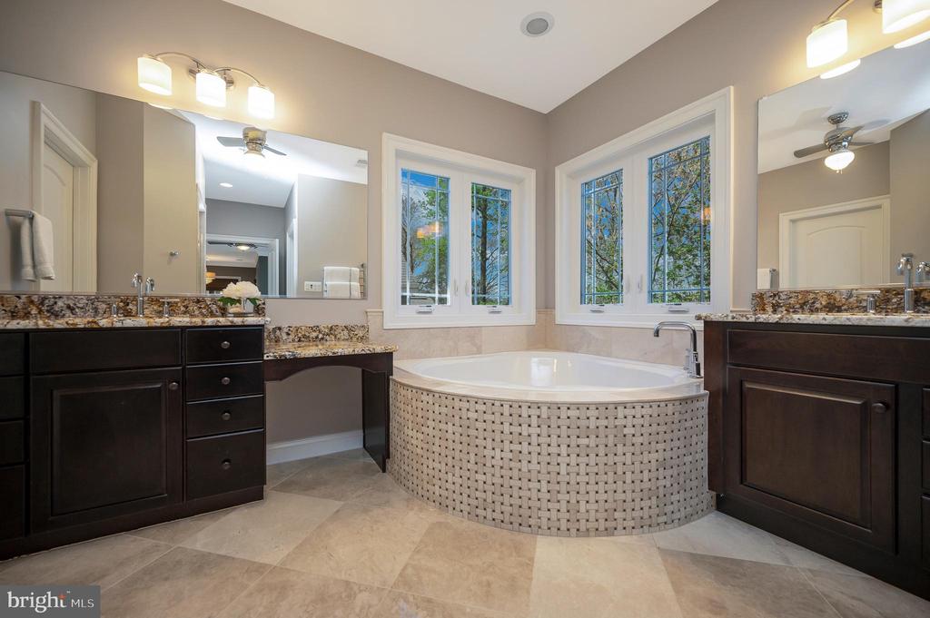206 MADISON CIR, LOCUST GROVE, Virginia 22508, 6 Bedrooms Bedrooms, ,5 BathroomsBathrooms,Residential,206 MADISON CIR,VAOR2013758 MLS # VAOR2013758