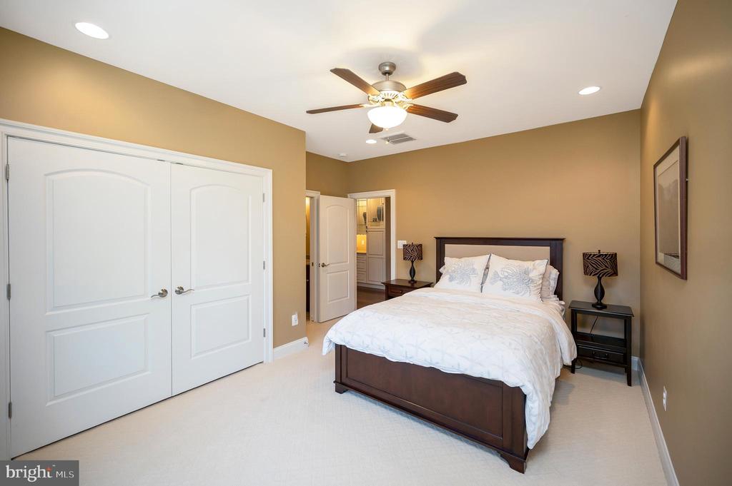 206 MADISON CIR, LOCUST GROVE, Virginia 22508, 6 Bedrooms Bedrooms, ,5 BathroomsBathrooms,Residential,206 MADISON CIR,VAOR2013758 MLS # VAOR2013758