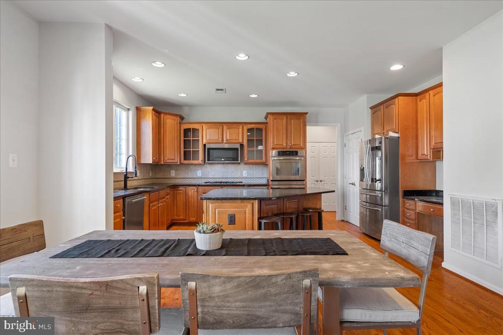 5570 CATTAIL CT, WARRENTON, Virginia 20187, 4 Bedrooms Bedrooms, ,3 BathroomsBathrooms,Residential,5570 CATTAIL CT,VAFQ2021726 MLS # VAFQ2021726