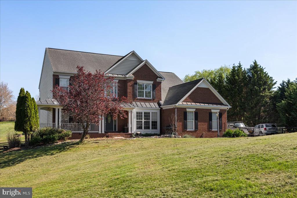 5570 CATTAIL CT, WARRENTON, Virginia 20187, 4 Bedrooms Bedrooms, ,3 BathroomsBathrooms,Residential,5570 CATTAIL CT,VAFQ2021726 MLS # VAFQ2021726
