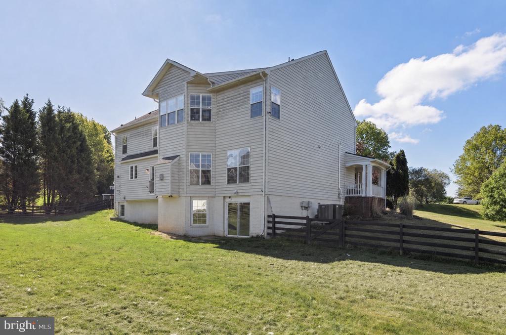 5570 CATTAIL CT, WARRENTON, Virginia 20187, 4 Bedrooms Bedrooms, ,3 BathroomsBathrooms,Residential,5570 CATTAIL CT,VAFQ2021726 MLS # VAFQ2021726