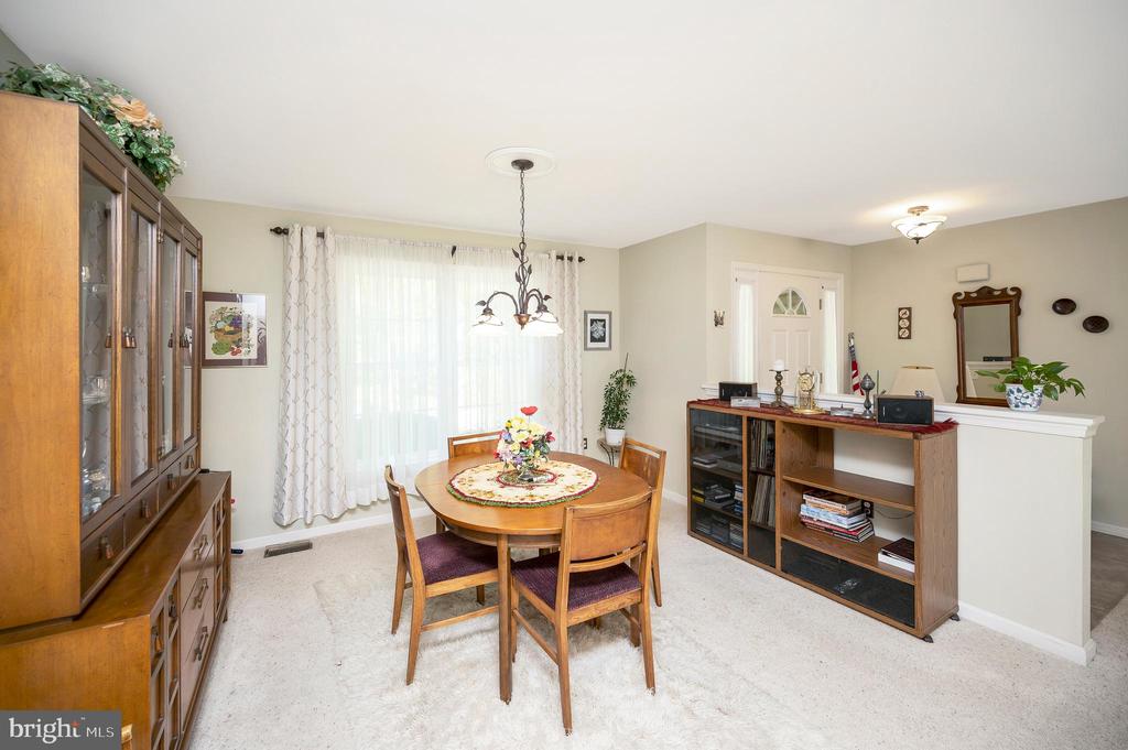 2908 LAKEVIEW PKWY, LOCUST GROVE, Virginia 22508, 3 Bedrooms Bedrooms, ,2 BathroomsBathrooms,Residential,2908 LAKEVIEW PKWY,VAOR2013746 MLS # VAOR2013746