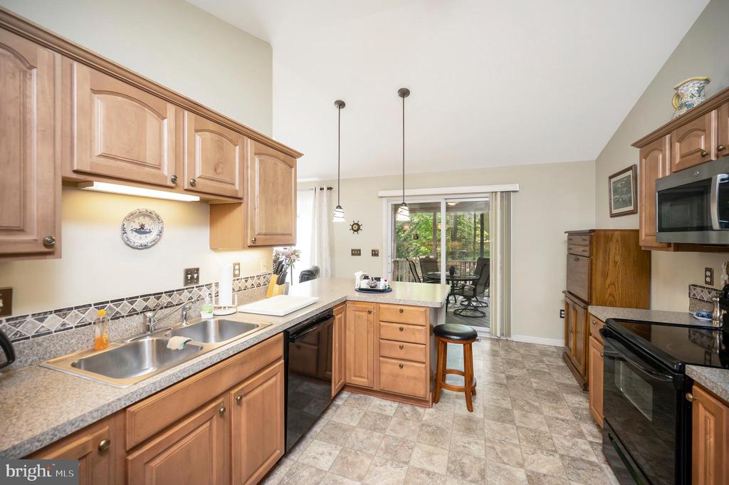 2908 LAKEVIEW PKWY, LOCUST GROVE, Virginia 22508, 3 Bedrooms Bedrooms, ,2 BathroomsBathrooms,Residential,2908 LAKEVIEW PKWY,VAOR2013746 MLS # VAOR2013746