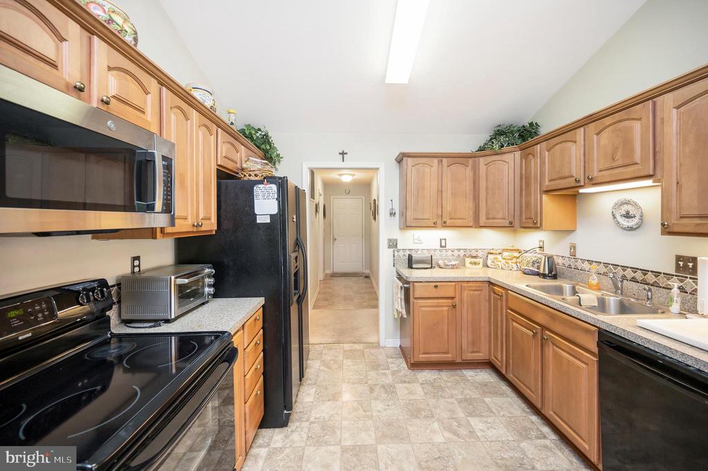 2908 LAKEVIEW PKWY, LOCUST GROVE, Virginia 22508, 3 Bedrooms Bedrooms, ,2 BathroomsBathrooms,Residential,2908 LAKEVIEW PKWY,VAOR2013746 MLS # VAOR2013746