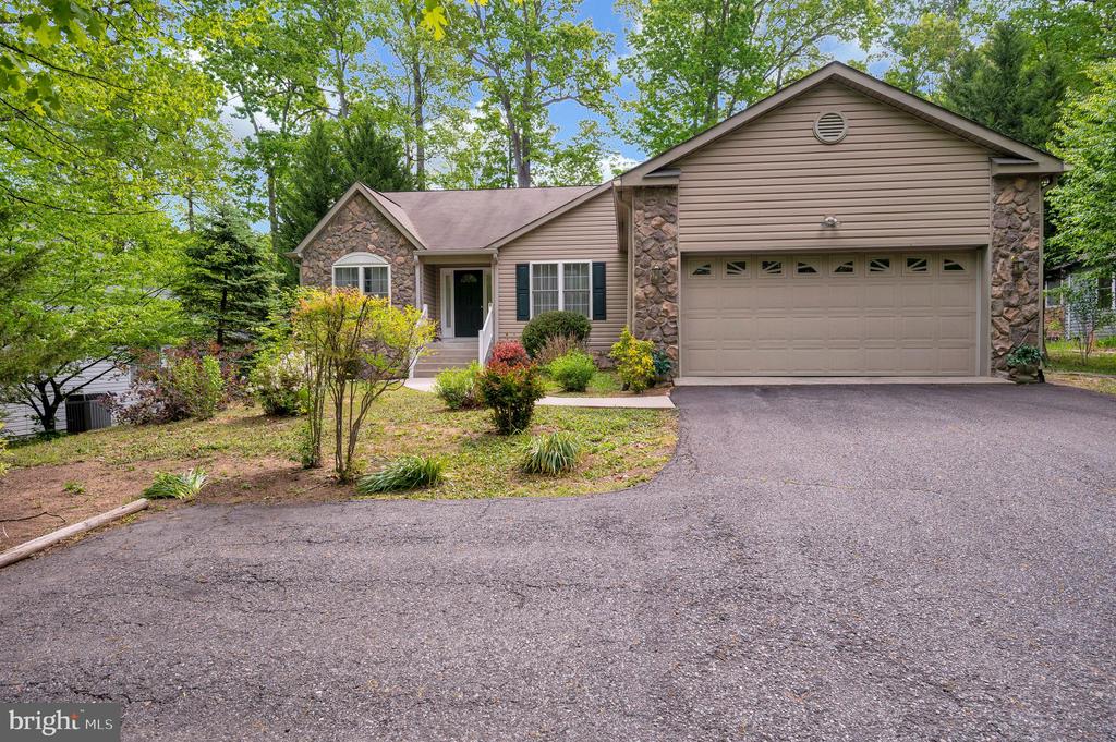 2908 LAKEVIEW PKWY, LOCUST GROVE, Virginia 22508, 3 Bedrooms Bedrooms, ,2 BathroomsBathrooms,Residential,2908 LAKEVIEW PKWY,VAOR2013746 MLS # VAOR2013746