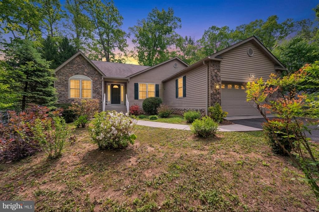 2908 LAKEVIEW PKWY, LOCUST GROVE, Virginia 22508, 3 Bedrooms Bedrooms, ,2 BathroomsBathrooms,Residential,2908 LAKEVIEW PKWY,VAOR2013746 MLS # VAOR2013746