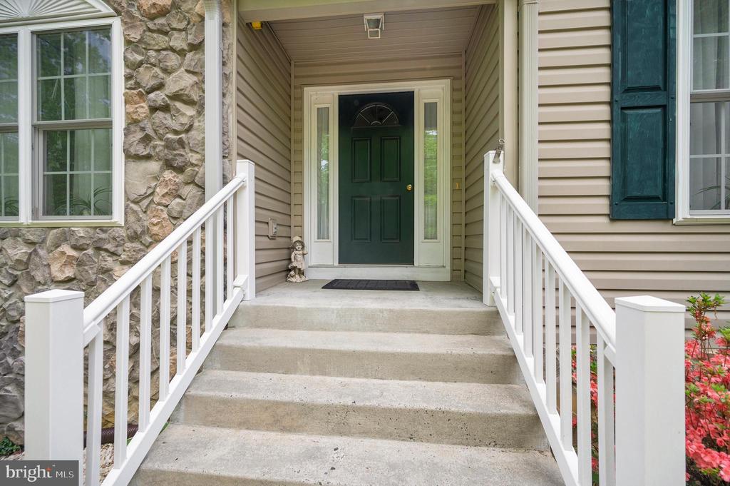 2908 LAKEVIEW PKWY, LOCUST GROVE, Virginia 22508, 3 Bedrooms Bedrooms, ,2 BathroomsBathrooms,Residential,2908 LAKEVIEW PKWY,VAOR2013746 MLS # VAOR2013746