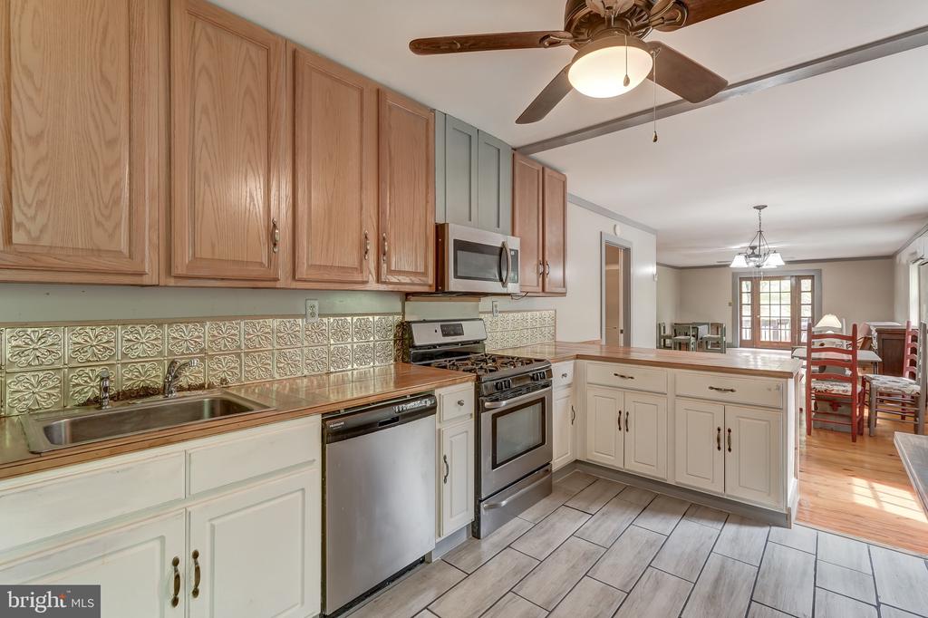 516 APPLE GROVE RD, MINERAL, Virginia 23117, 5 Bedrooms Bedrooms, ,3 BathroomsBathrooms,Residential,516 APPLE GROVE RD,VALA2009766 MLS # VALA2009766