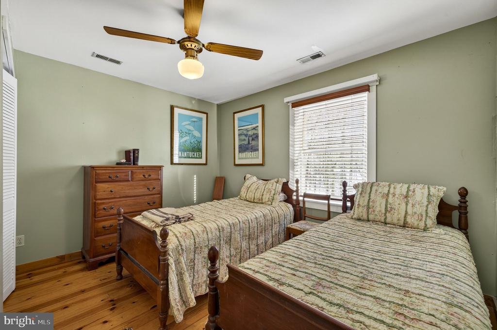 10418 CLIFF MILLS RD, MARSHALL, Virginia 20115, 4 Bedrooms Bedrooms, ,3 BathroomsBathrooms,Residential,10418 CLIFF MILLS RD,VAFQ2021738 MLS # VAFQ2021738