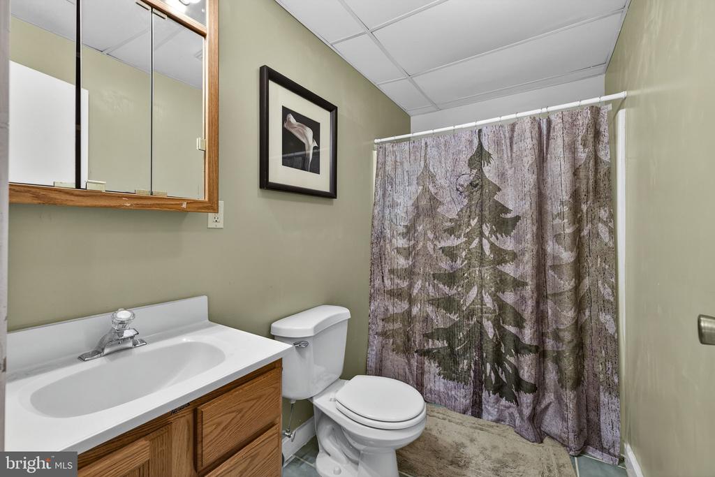 10418 CLIFF MILLS RD, MARSHALL, Virginia 20115, 4 Bedrooms Bedrooms, ,3 BathroomsBathrooms,Residential,10418 CLIFF MILLS RD,VAFQ2021738 MLS # VAFQ2021738