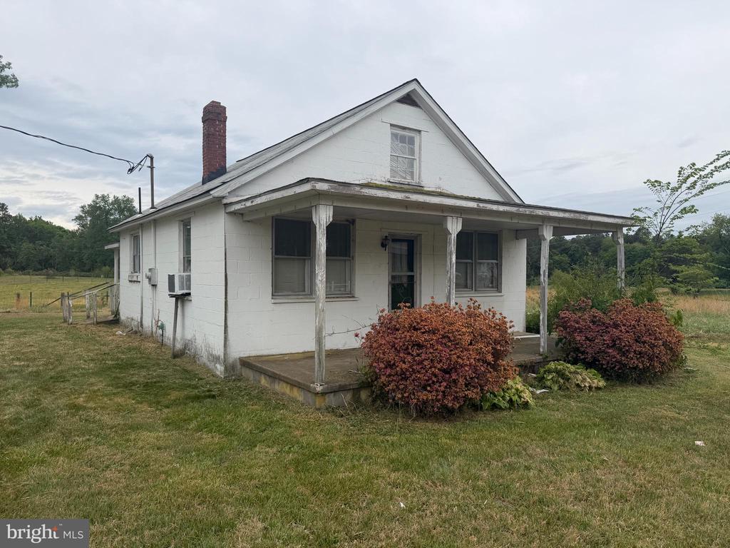 7114 MARYE RD, SPOTSYLVANIA, Virginia 22551, 1 Bedroom Bedrooms, ,1 BathroomBathrooms,Residential,7114 MARYE RD,VASP2041428 MLS # VASP2041428