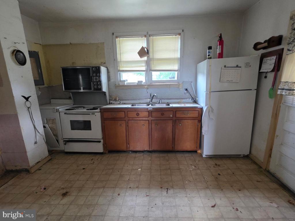 7114 MARYE RD, SPOTSYLVANIA, Virginia 22551, 1 Bedroom Bedrooms, ,1 BathroomBathrooms,Residential,7114 MARYE RD,VASP2041428 MLS # VASP2041428 7114 MARYE RD, SPOTSYLVANIA, Virginia 22551, 1 Bedroom Bedrooms, ,1 BathroomBathrooms,Residential,7114 MARYE RD,VASP2041428 MLS # VASP2041428