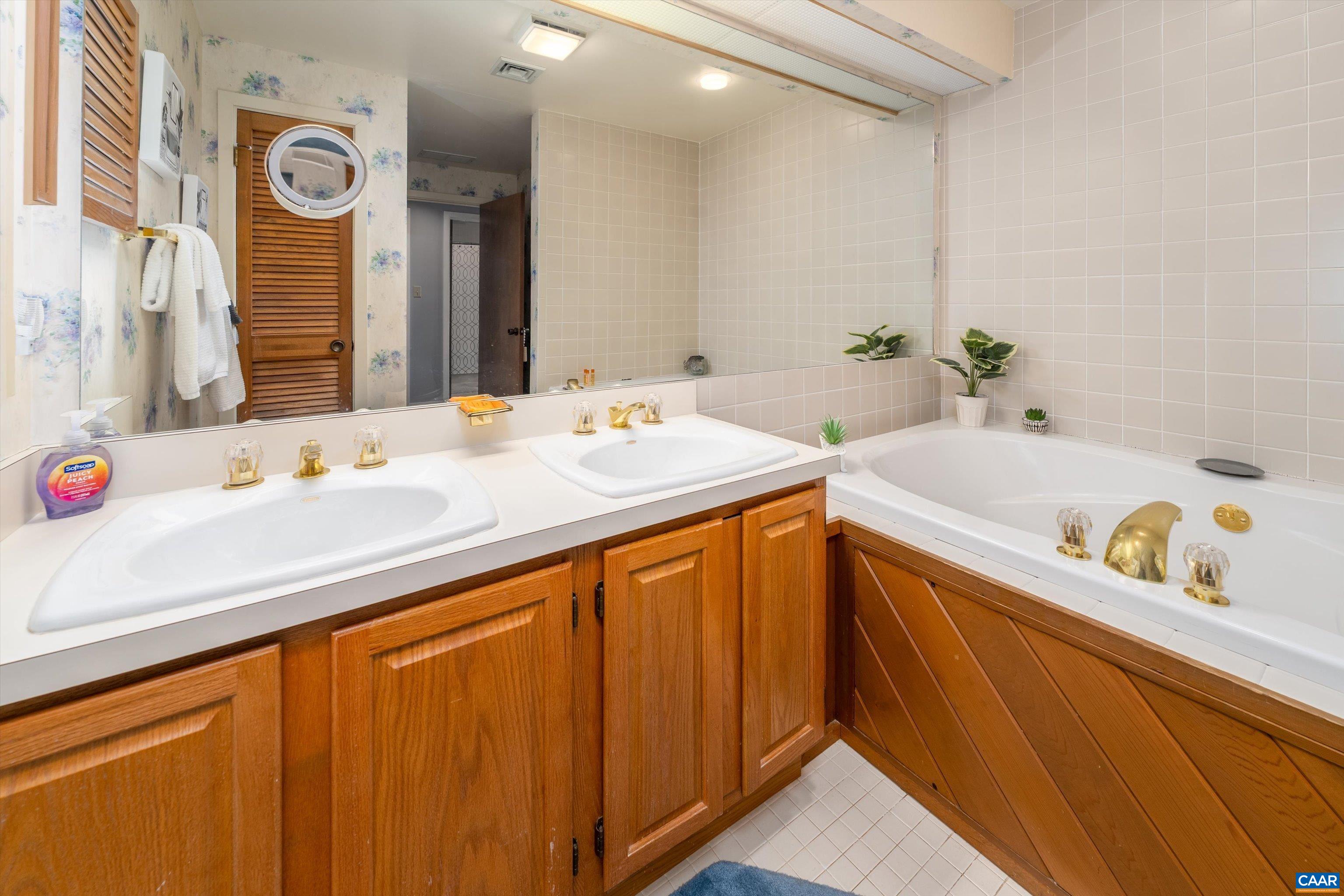 1717 HIGH RIDGE CONDOS, WINTERGREEN RESORT, Virginia 22967, 2 Bedrooms Bedrooms, ,2 BathroomsBathrooms,Residential,1717 HIGH RIDGE CONDOS,676442 MLS # 676442