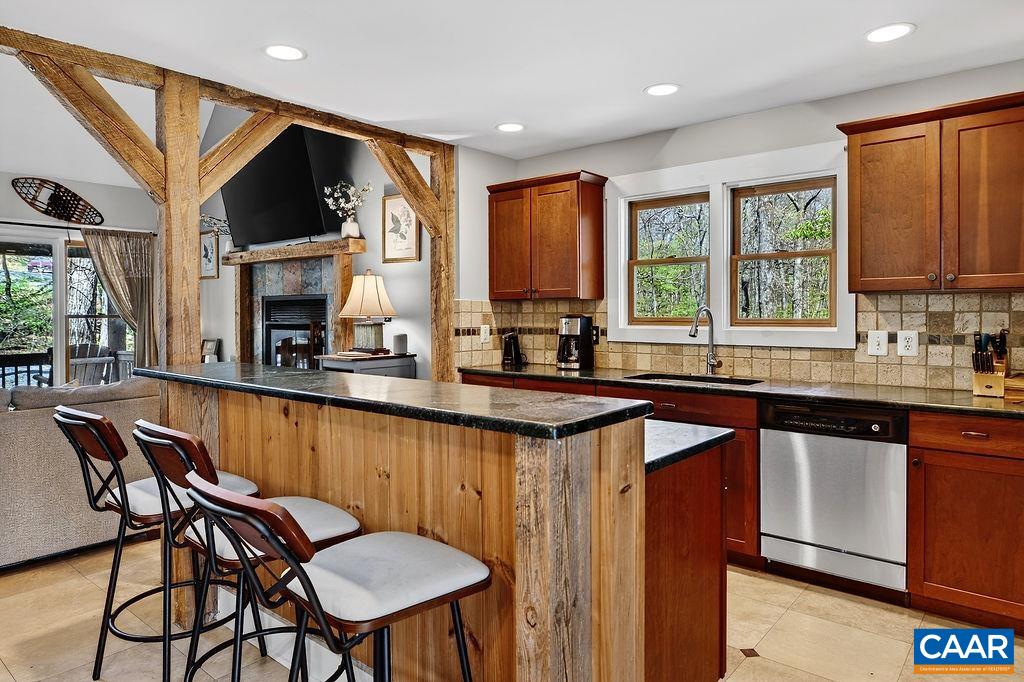 952 BLUE RIDGE DR, WINTERGREEN RESORT, Virginia 22967, 5 Bedrooms Bedrooms, ,4 BathroomsBathrooms,Residential,952 BLUE RIDGE DR,676279 MLS # 676279