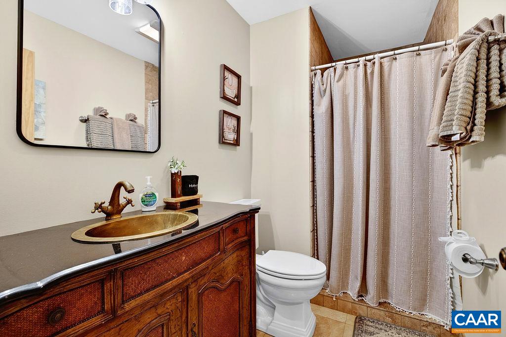 952 BLUE RIDGE DR, WINTERGREEN RESORT, Virginia 22967, 5 Bedrooms Bedrooms, ,4 BathroomsBathrooms,Residential,952 BLUE RIDGE DR,676279 MLS # 676279