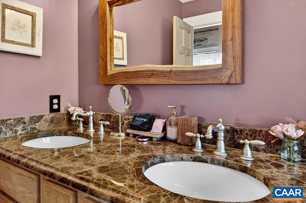 952 BLUE RIDGE DR, WINTERGREEN RESORT, Virginia 22967, 5 Bedrooms Bedrooms, ,4 BathroomsBathrooms,Residential,952 BLUE RIDGE DR,676279 MLS # 676279