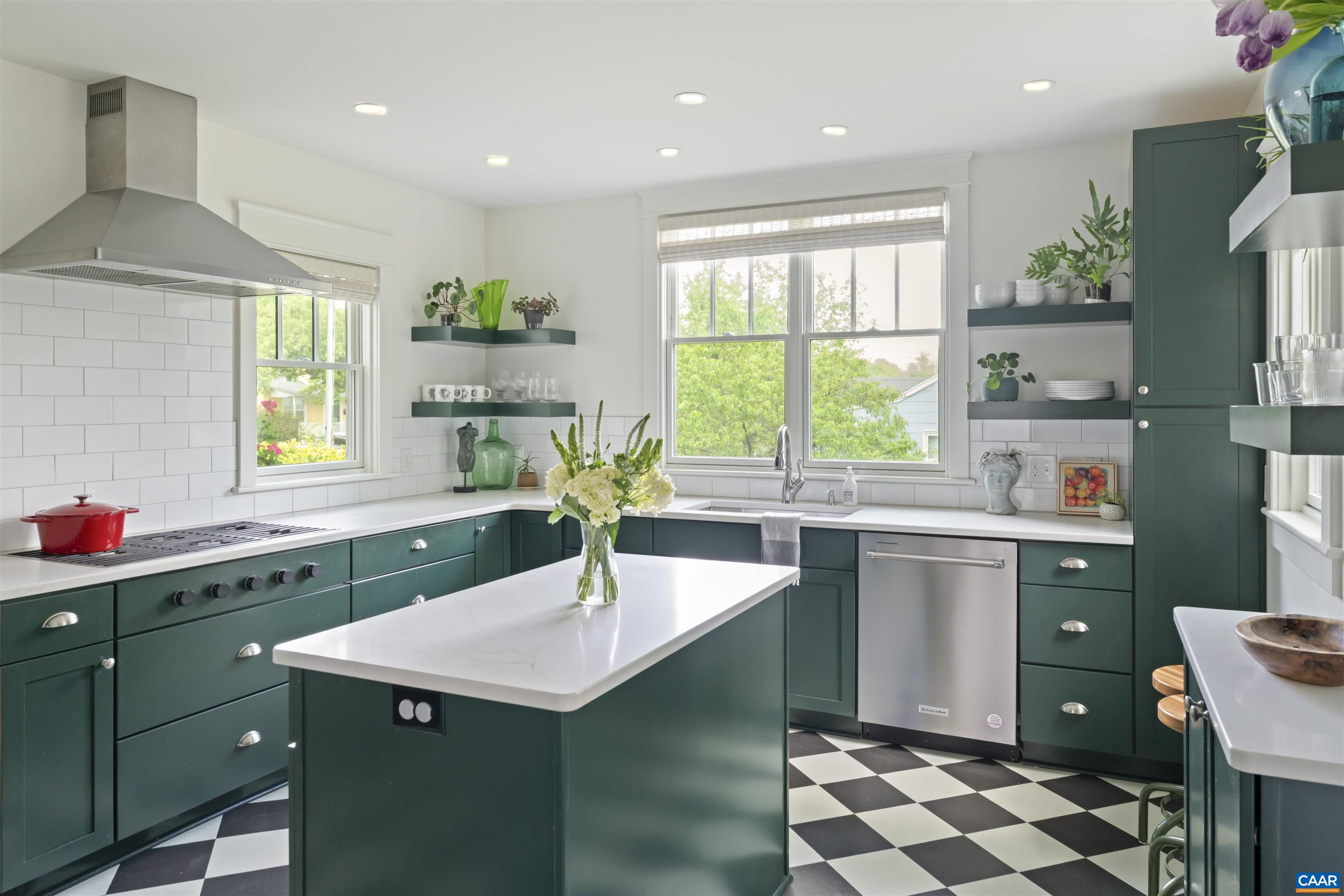 712 + 714 ALTAVISTA AVE, CHARLOTTESVILLE, Virginia 22902, 3 Bedrooms Bedrooms, ,2 BathroomsBathrooms,Residential,712 + 714 ALTAVISTA AVE,676342 MLS # 676342